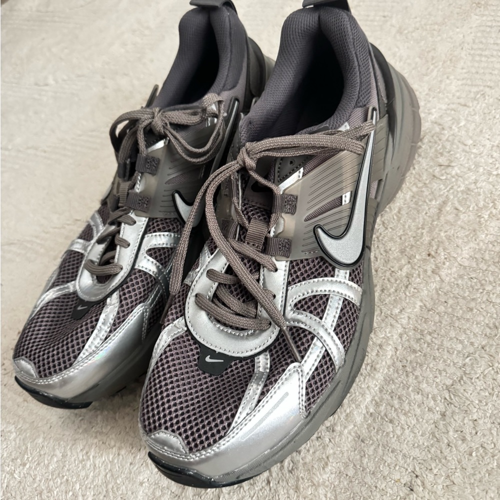 Nike V2K Run Metallic Gray Running Men’s Shoes